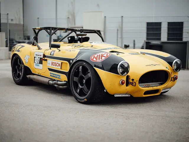 AC Cobra 427 Gruppe 4 GT 220 Rennwagen Ansicht 16