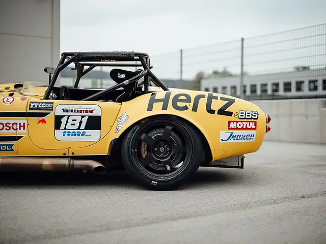 AC Cobra 427 Gruppe 4 GT 220 Rennwagen Ansicht 9