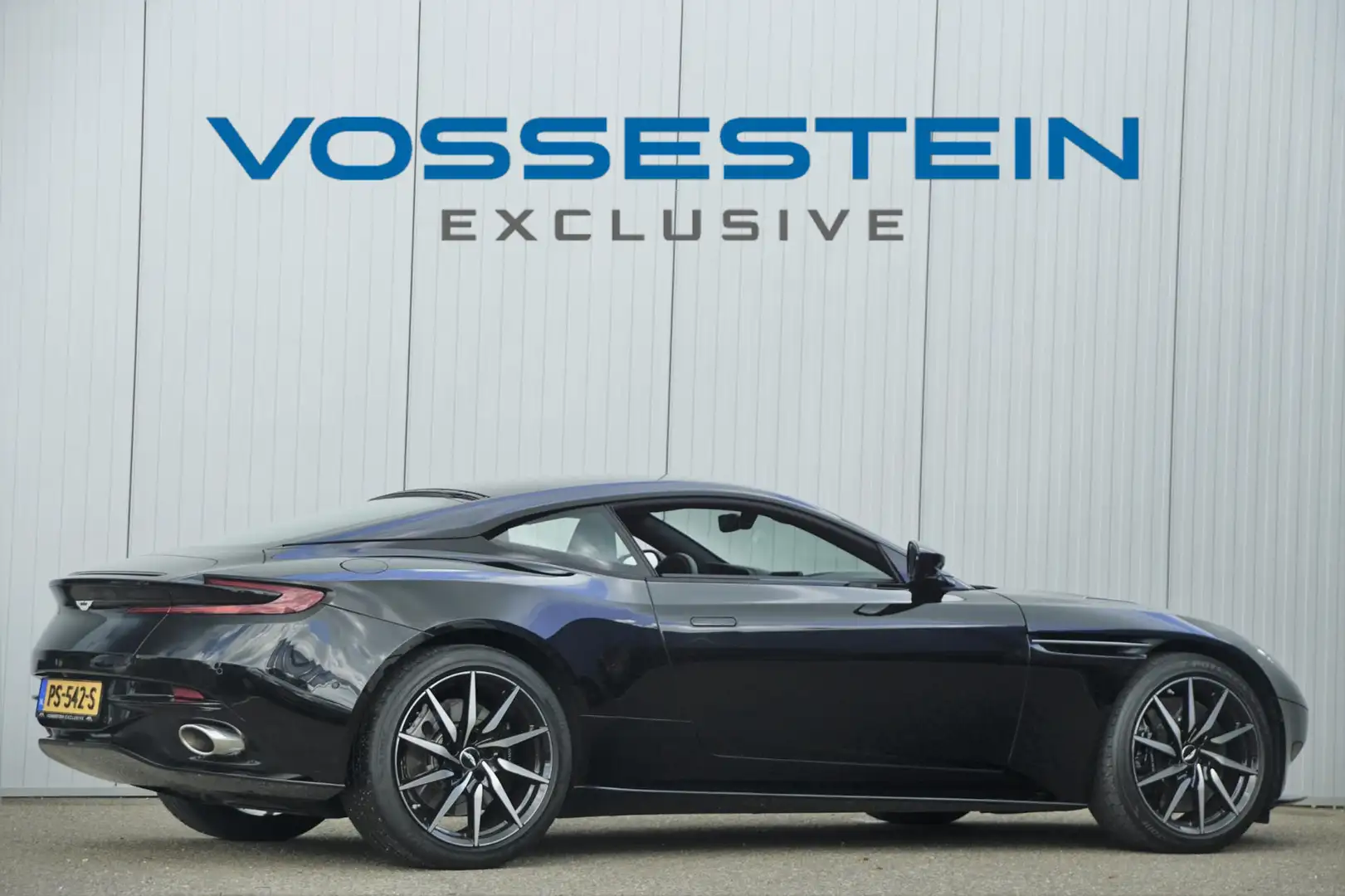 Aston Martin DB11 5.2 V12 / Org. NL / 19dkm NAP / Bang & Olufsen / 3 Nero - 2