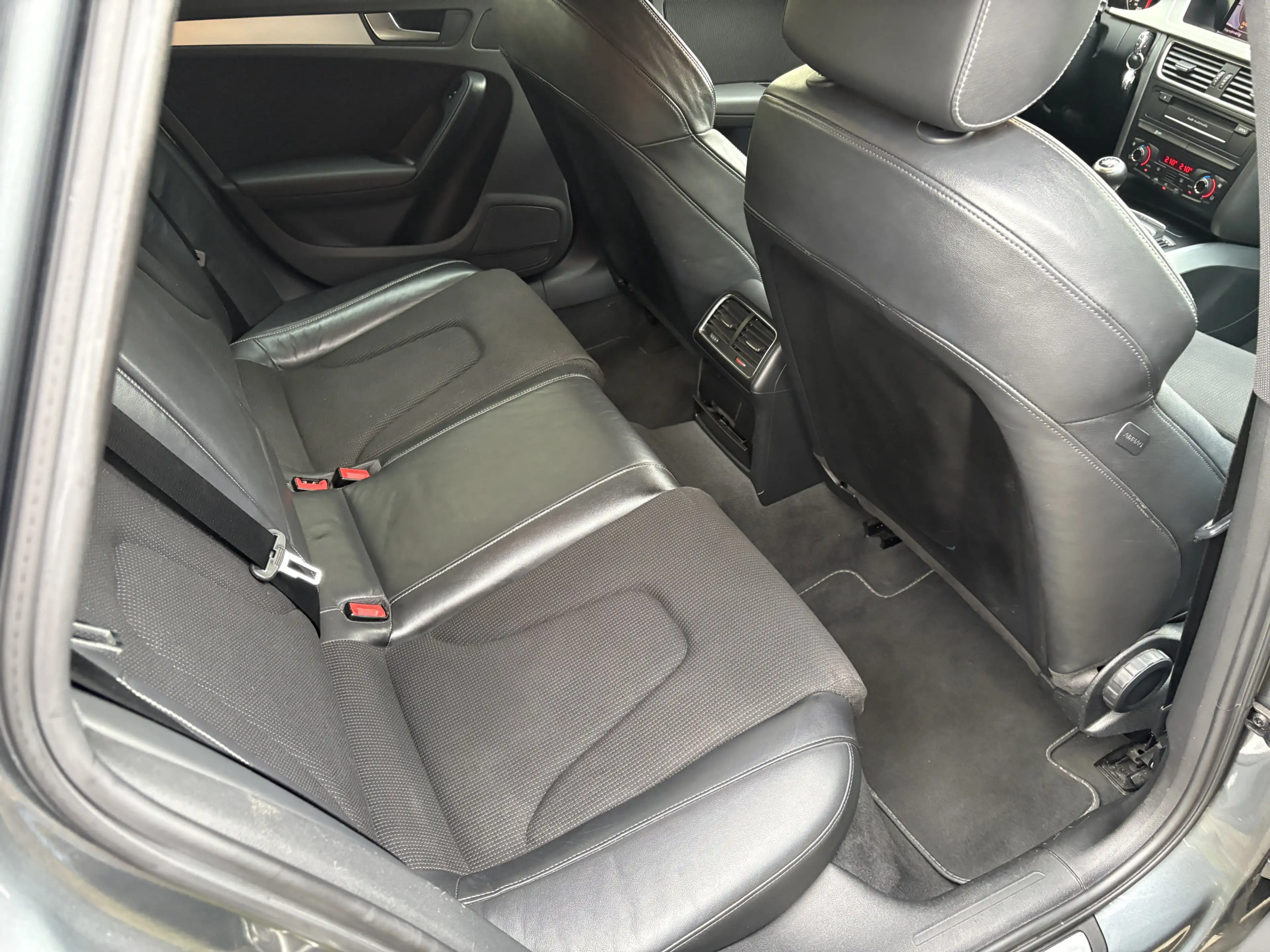 Audi A4 Avant 2.0 TFSI Pro Line S / NAVI / CRUISE / S-LINE — photo 21
