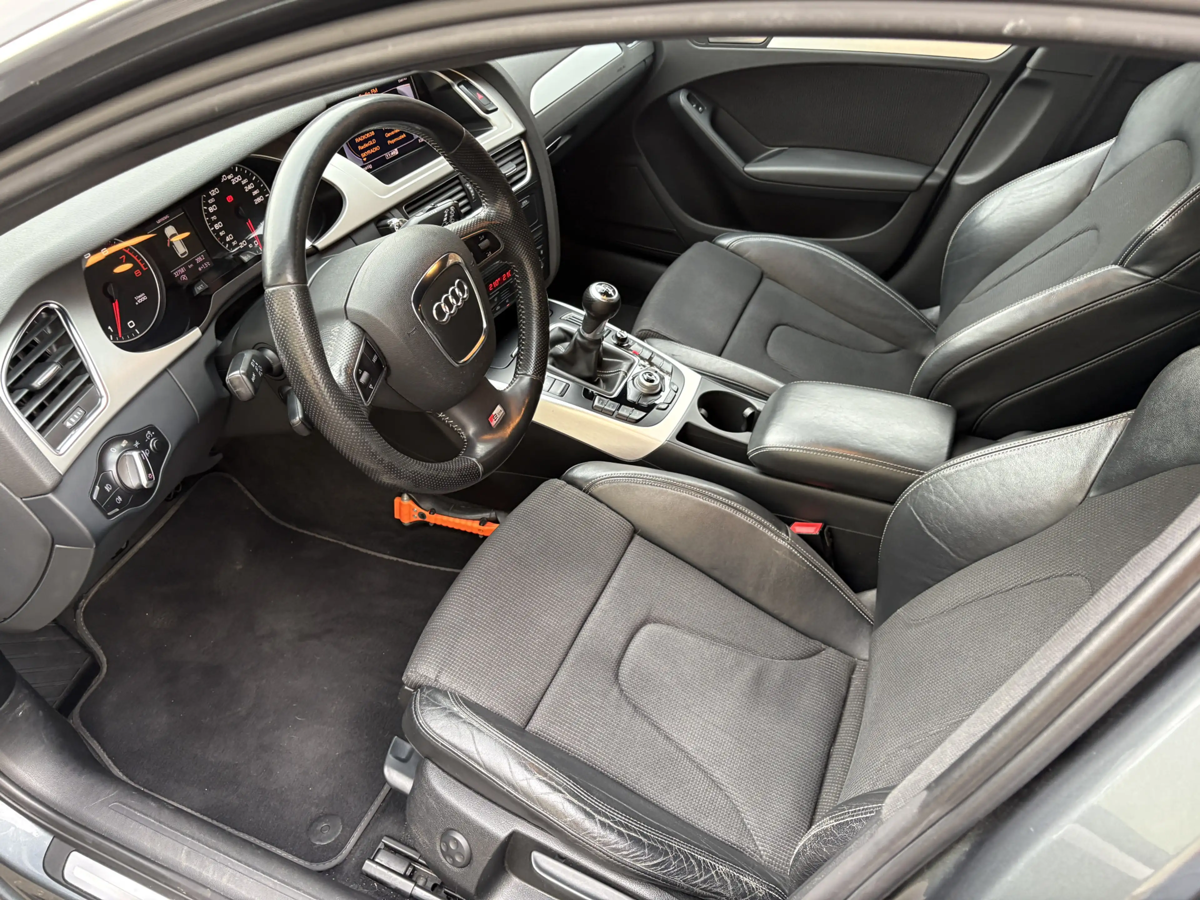 Audi A4 Avant 2.0 TFSI Pro Line S / NAVI / CRUISE / S-LINE — photo 6