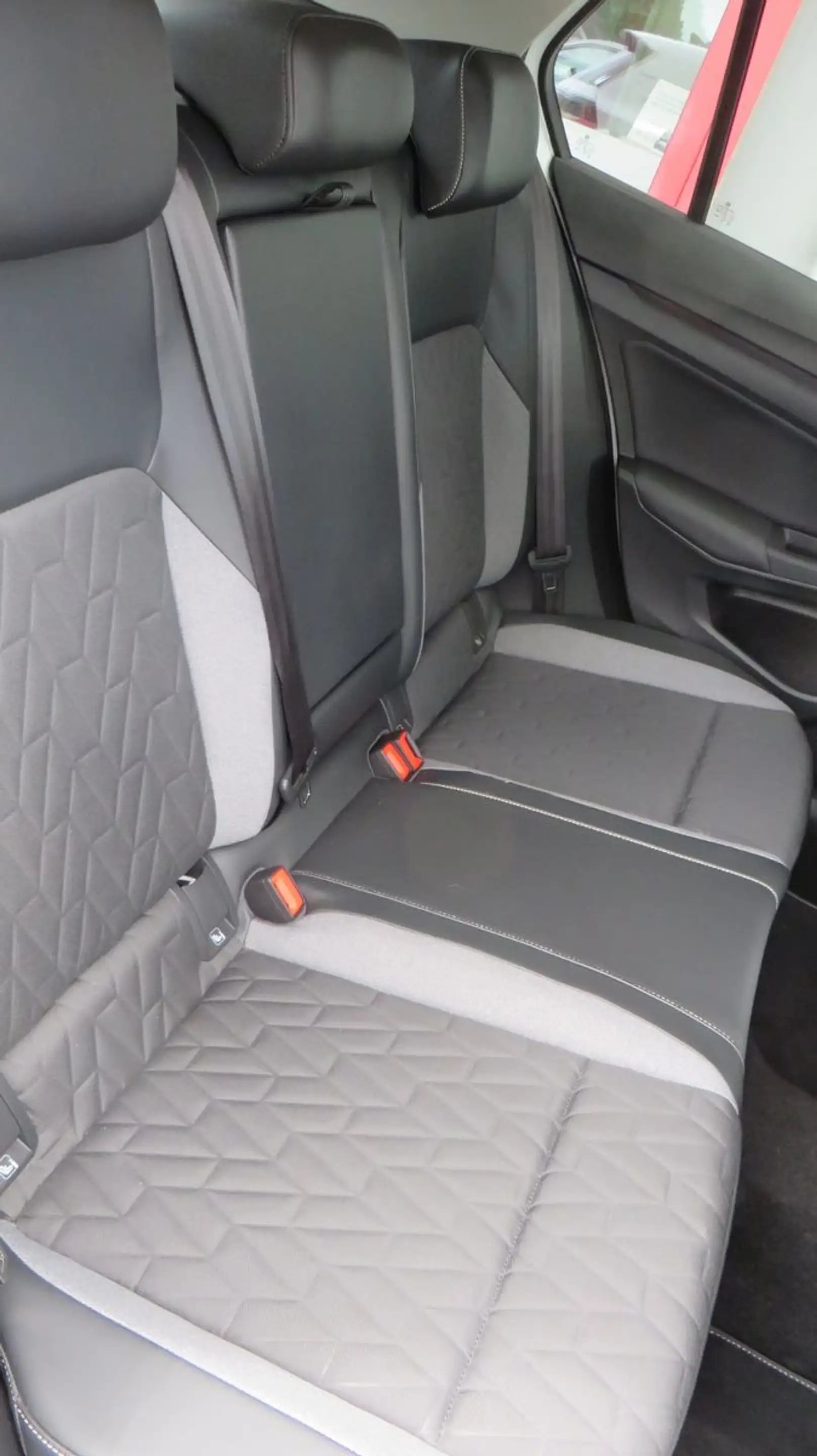 Volkswagen Golf VIII 1.5  Goal AHK Kamera perlmutt Matrix — photo 17