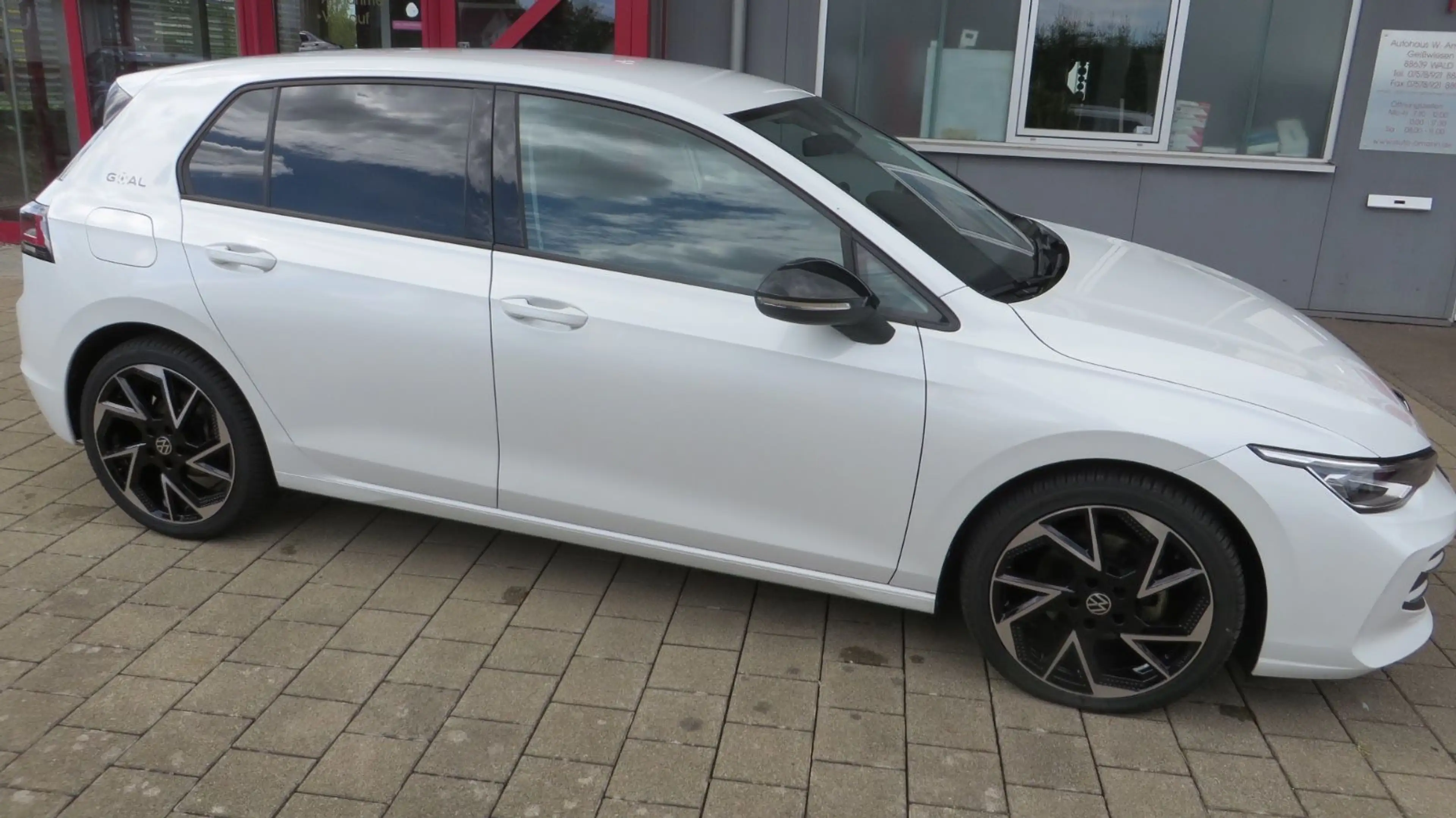 Volkswagen Golf VIII 1.5  Goal AHK Kamera perlmutt Matrix — photo 15