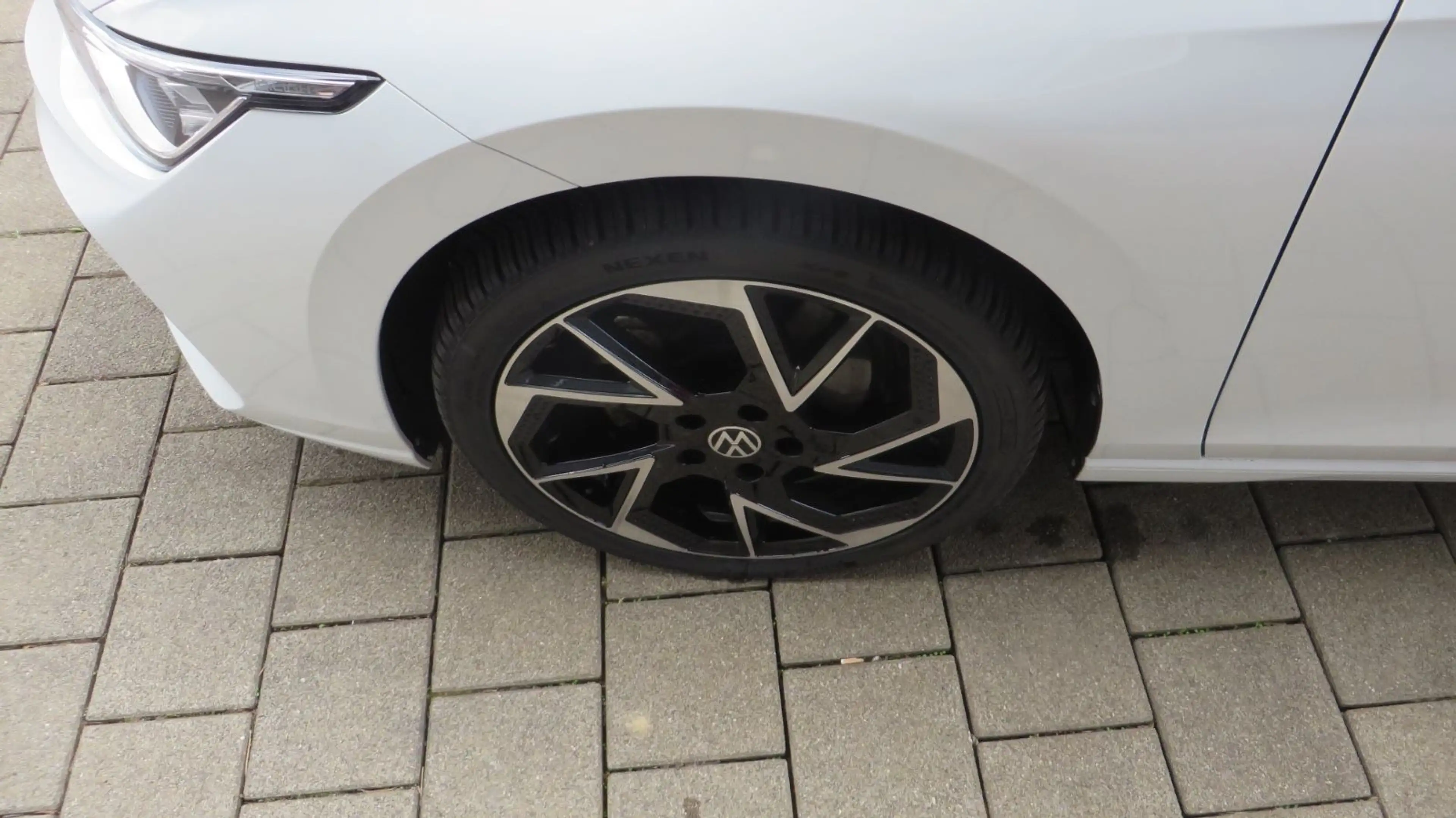 Volkswagen Golf VIII 1.5  Goal AHK Kamera perlmutt Matrix — photo 9