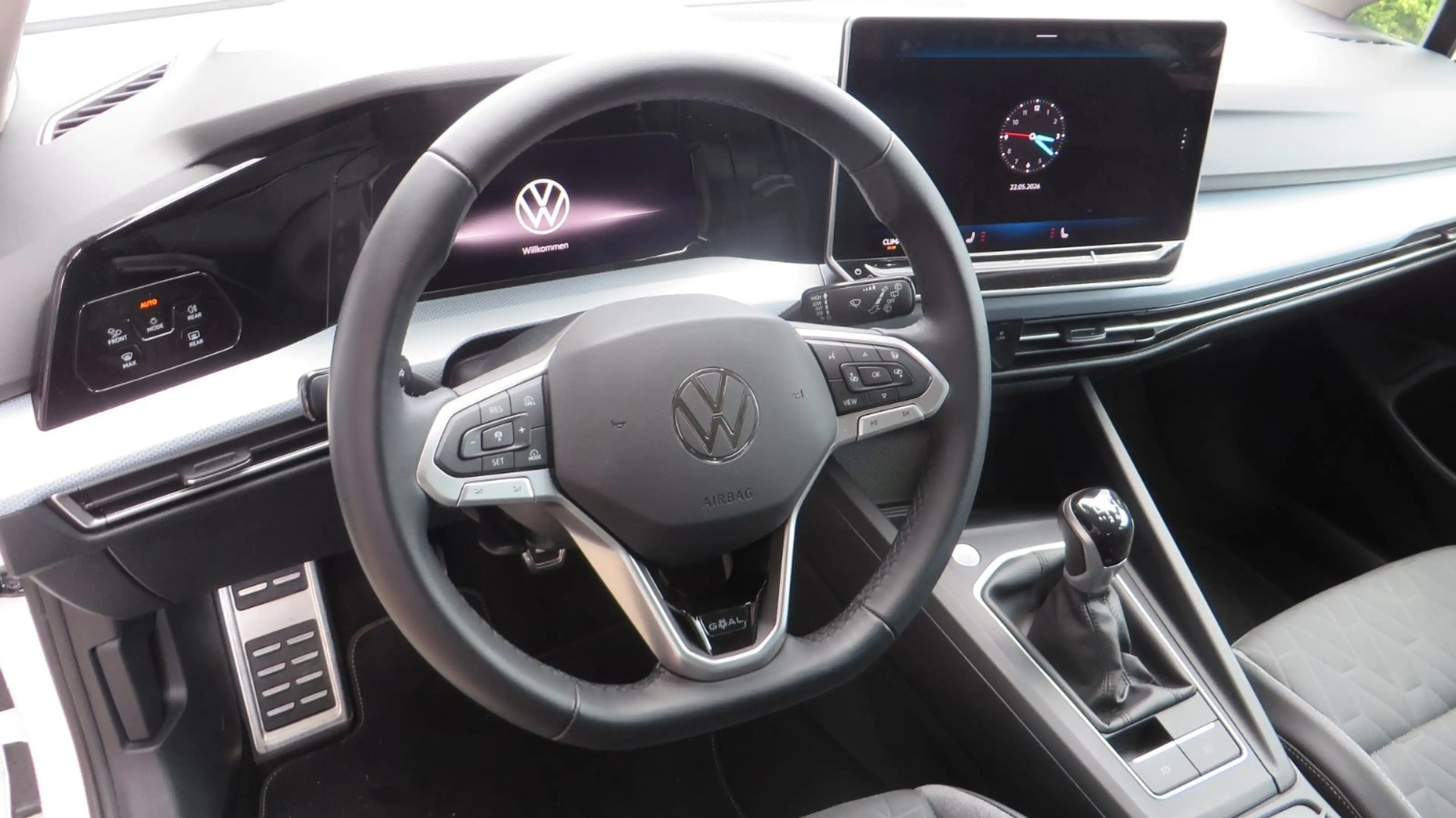 Volkswagen Golf VIII 1.5  Goal AHK Kamera perlmutt Matrix — photo 20