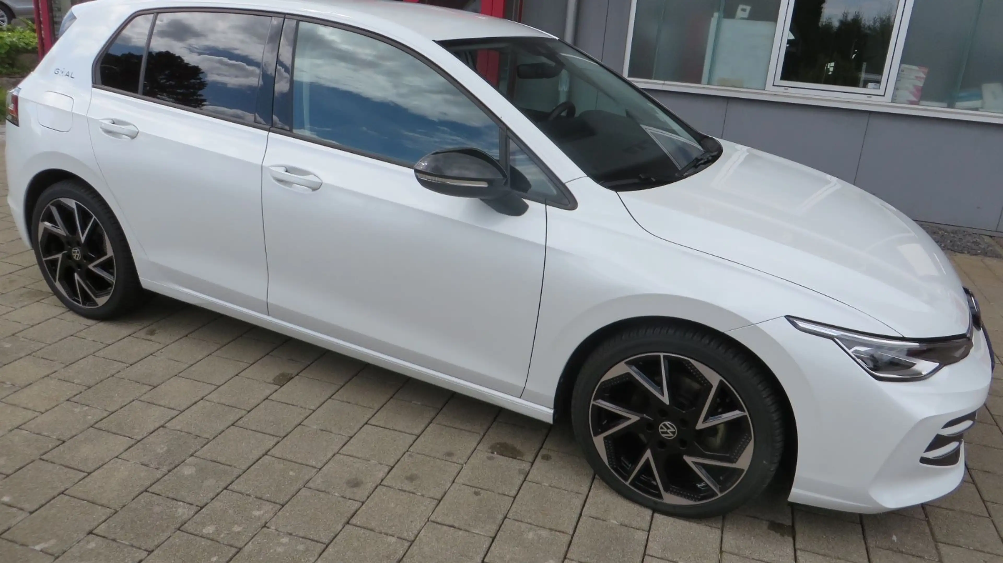 Volkswagen Golf VIII 1.5  Goal AHK Kamera perlmutt Matrix — photo 16