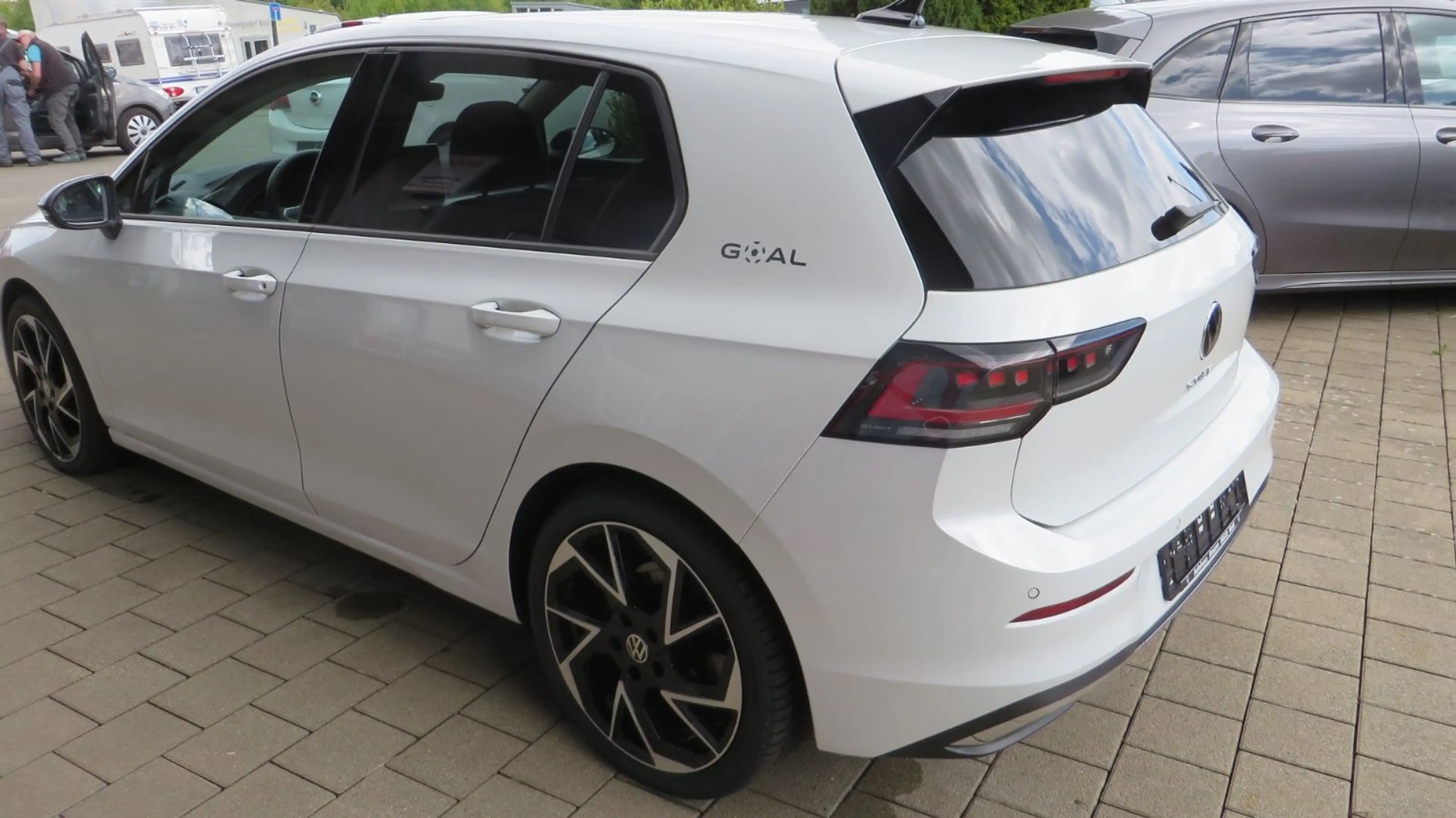 Volkswagen Golf VIII 1.5  Goal AHK Kamera perlmutt Matrix — photo 11