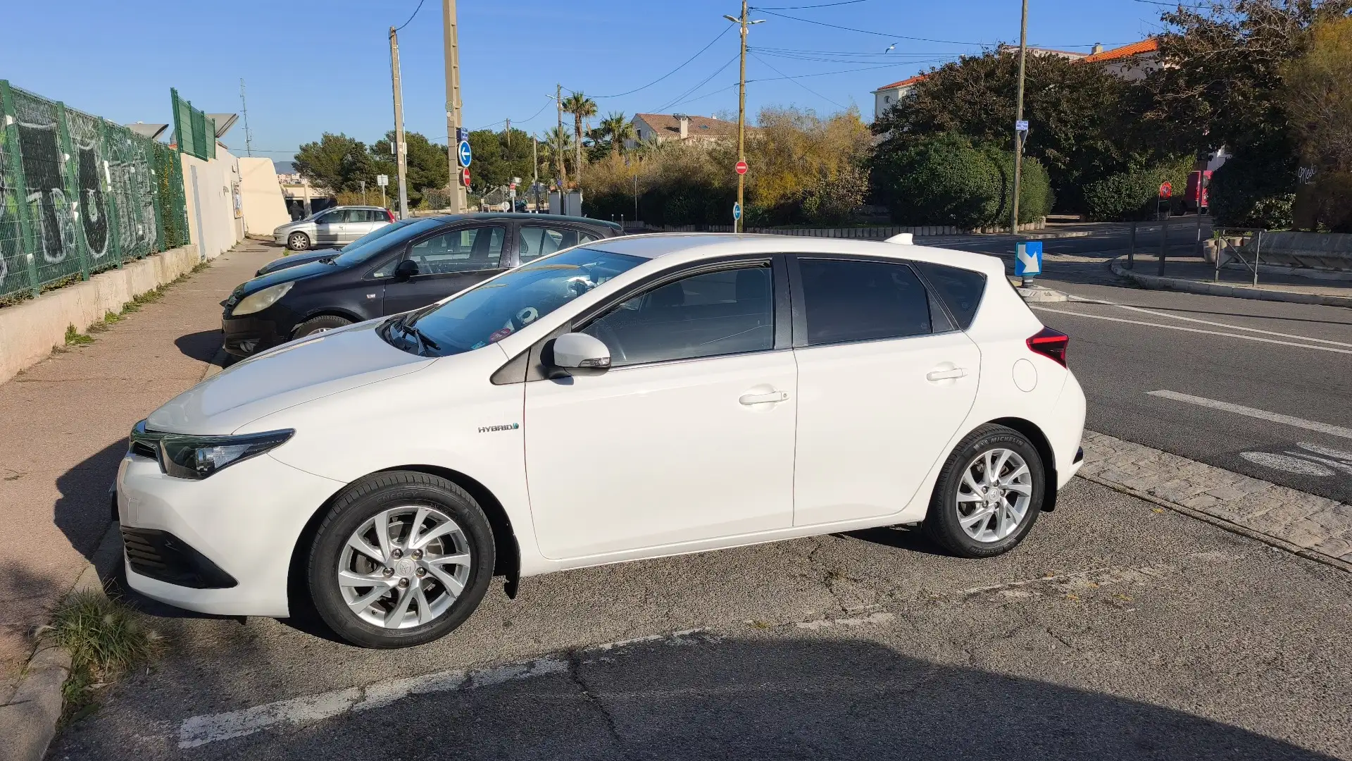 Toyota Auris Hybride 136h Dynamic - 1