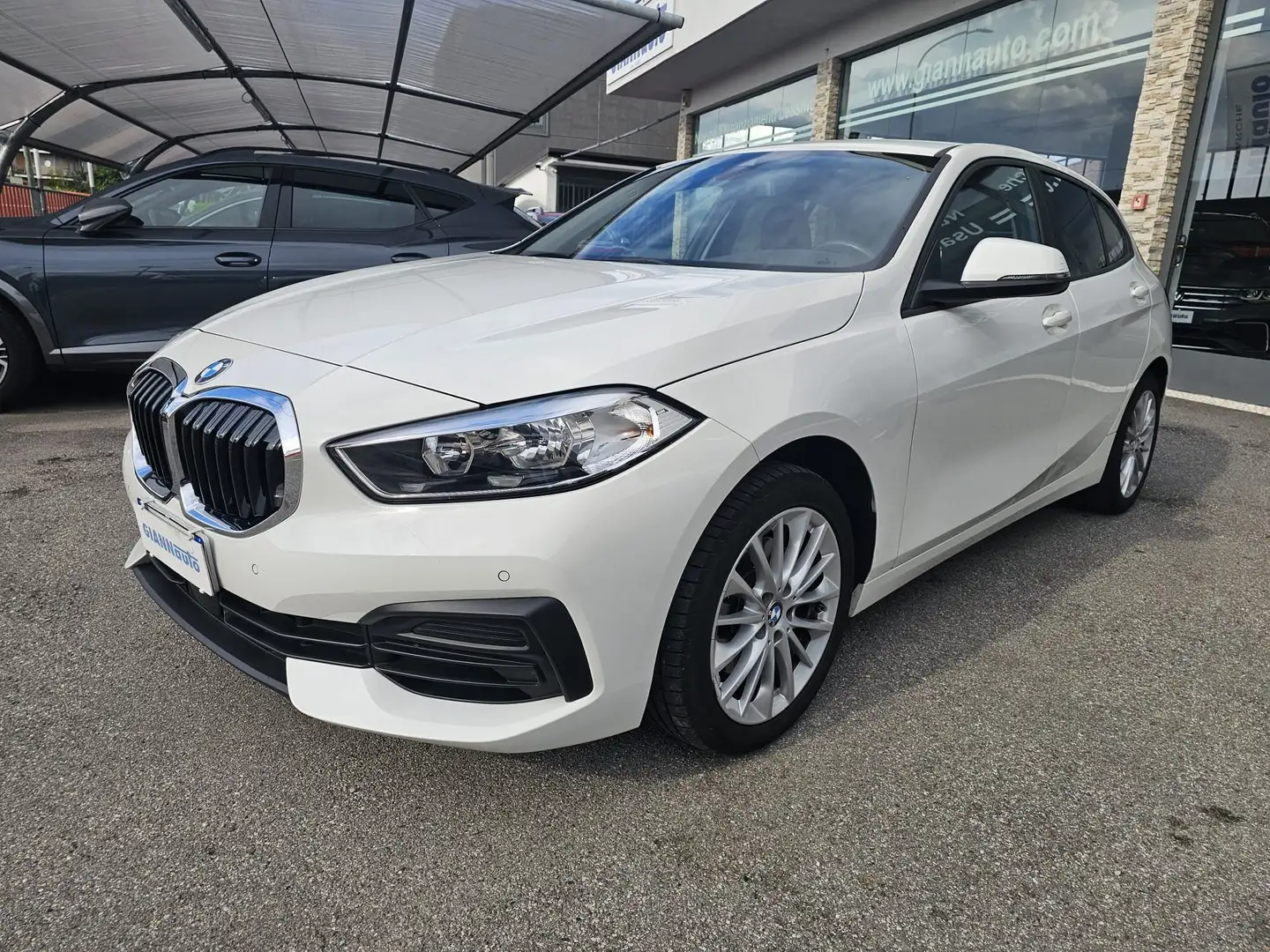 BMW 116 d Business Advantage auto **SOLO 25000KM** Blanc - 1