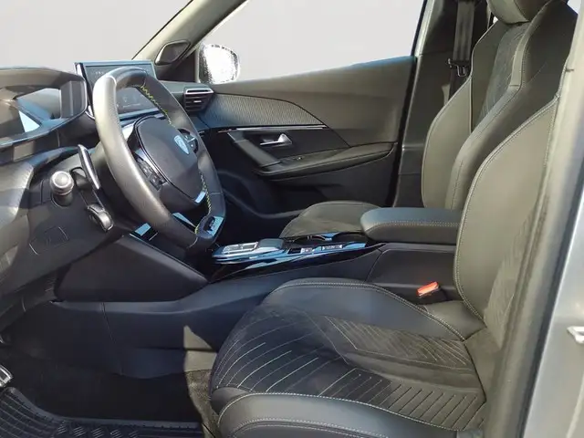 Peugeot 2008 view 8