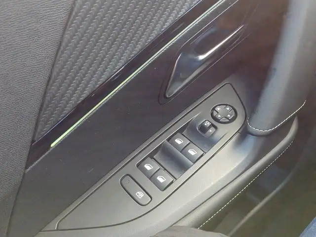 Peugeot 2008 view 14