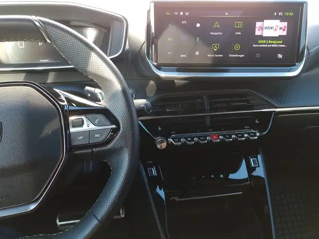 Peugeot 2008 view 11