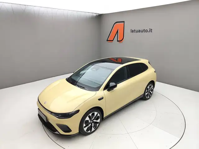 Leapmotor B05 view 2