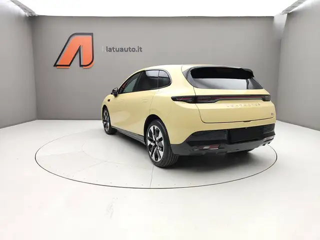 Leapmotor B05 view 4