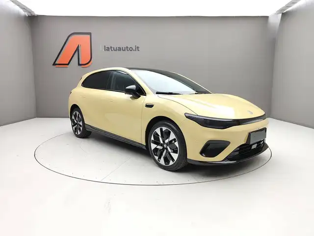 Leapmotor B05 view 8