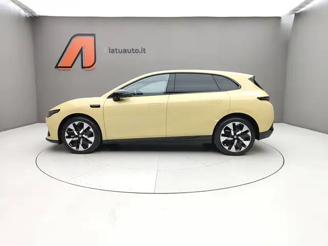 Leapmotor B05 view 3