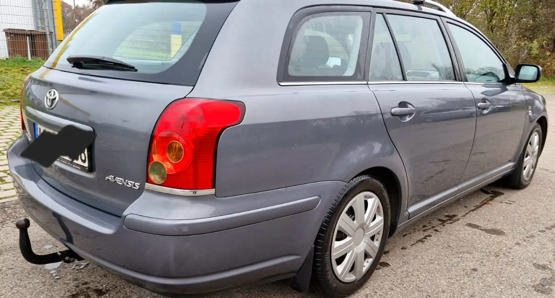 Toyota Avensis 2.0 D-4D Combi Sol - 2