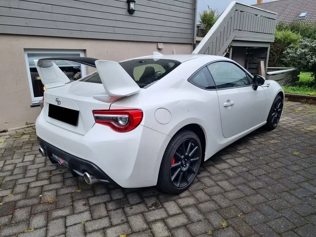 Toyota GT86 2013 из Европы — купить под ключ
