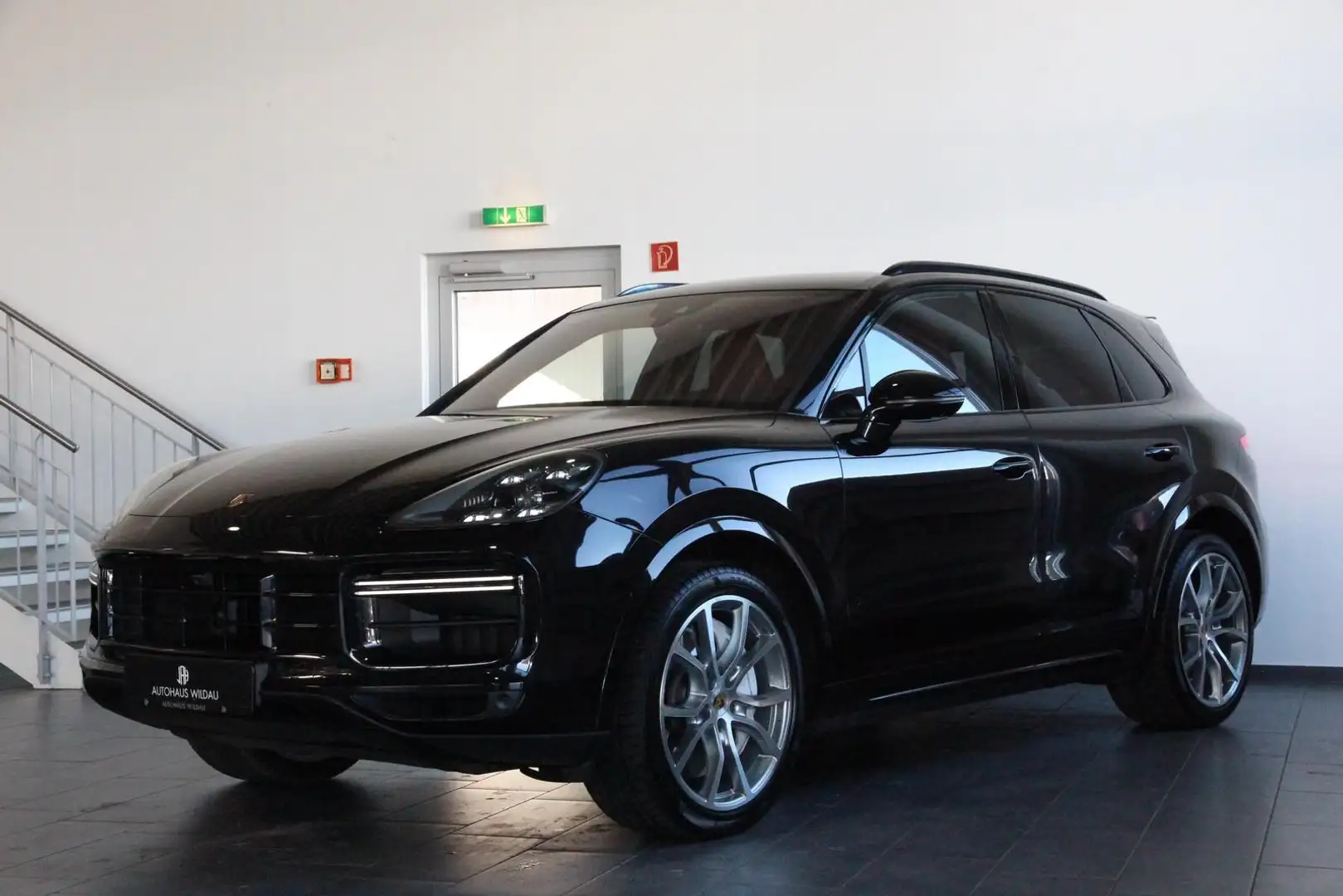 Porsche Cayenne Turbo *HEAD*UP*RED*INTERIOR*AHK* Schwarz - 2