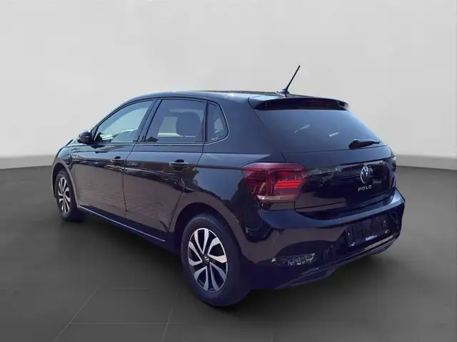 Volkswagen Polo view 3