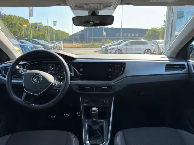 Volkswagen Polo view 10