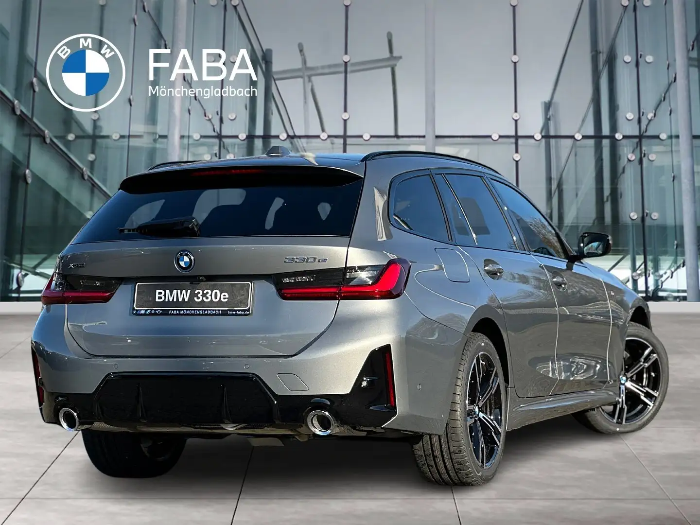 BMW 330 e xDrive Touring M Sportpaket HiFi DAB LED Grau - 2