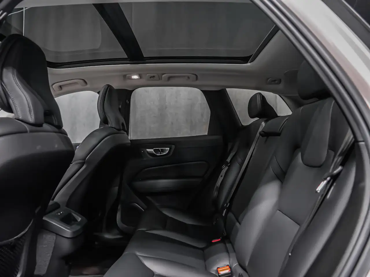 Volvo XC60 снимка Volvo XC60