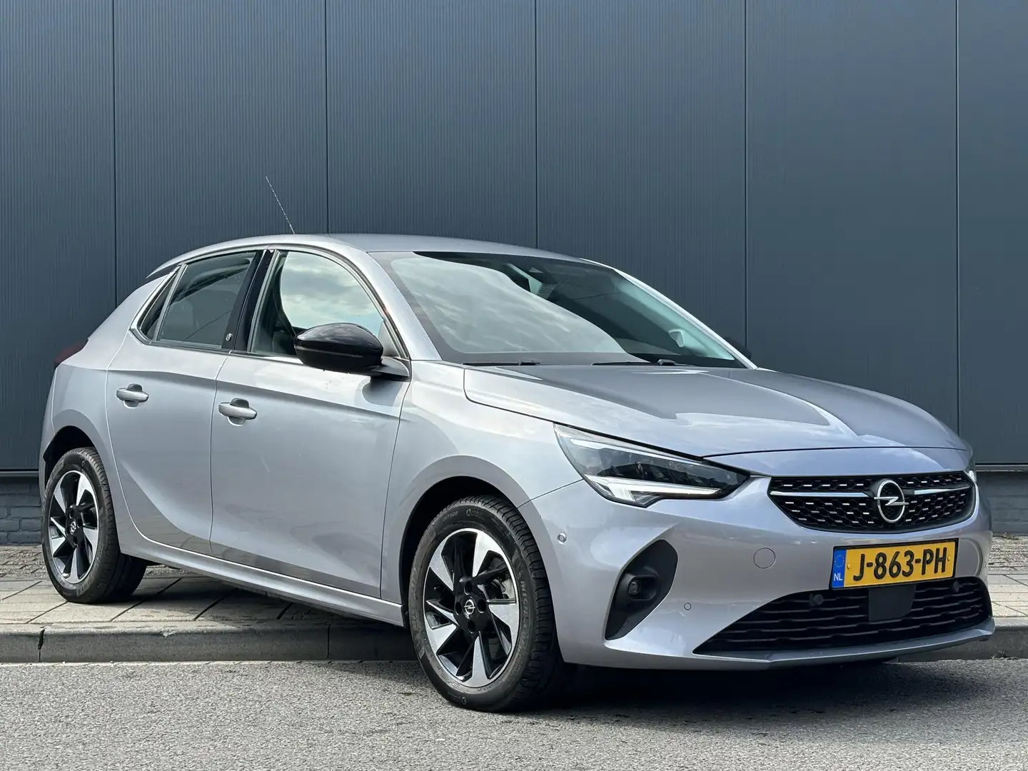 Opel Corsa-e Elegance EV 3-FASEN 50kWh 136pk | 11 KW BOORDLADER Grau - 2