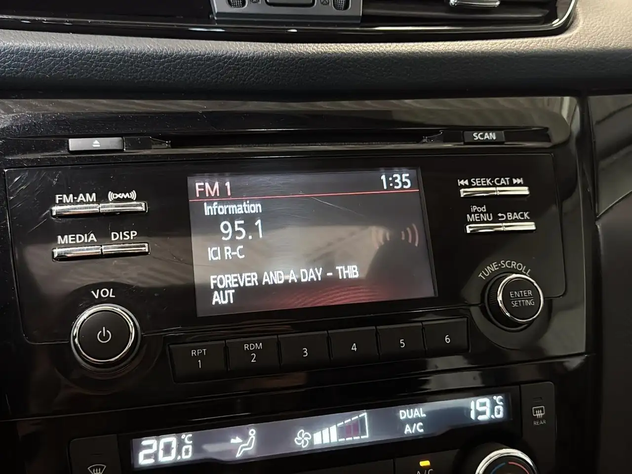 Nissan Qashqai снимка Nissan Qashqai