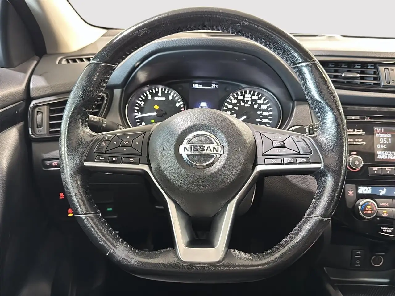 Nissan Qashqai снимка Nissan Qashqai