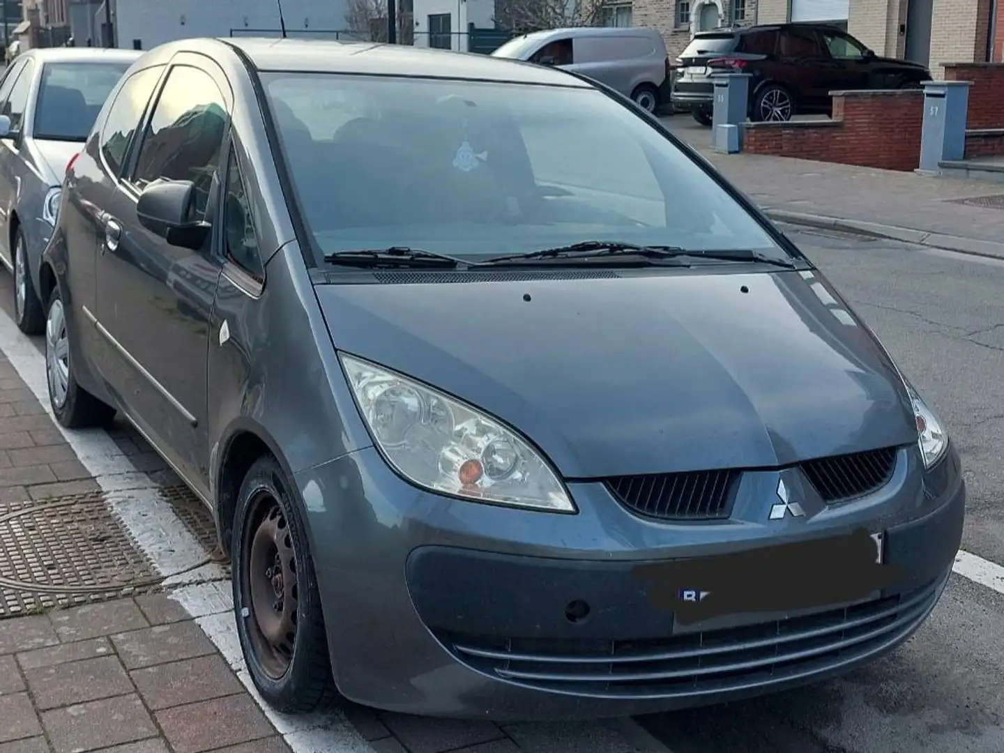 Mitsubishi Colt Colt 1.3i 16v Inform Grijs - 1