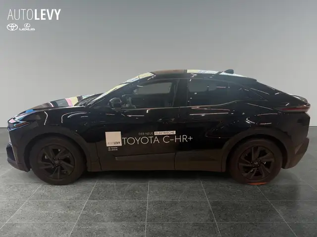 Toyota C-HR view 3
