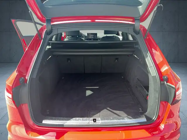 Audi A4 view 13