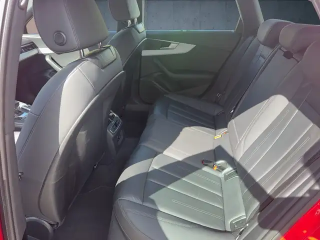 Audi A4 view 12