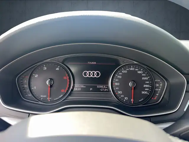 Audi A4 view 10