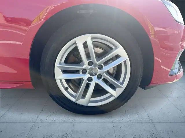 Audi A4 view 7
