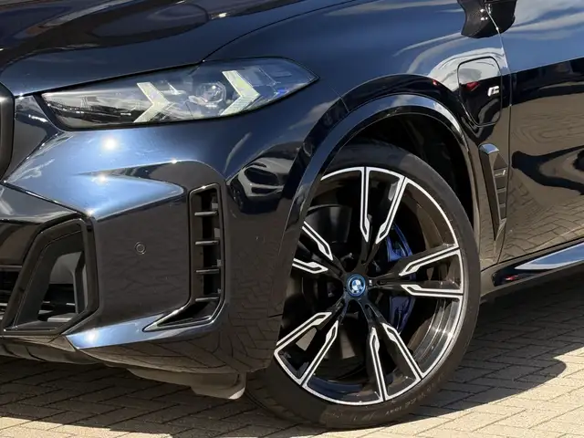 BMW X5 view 4