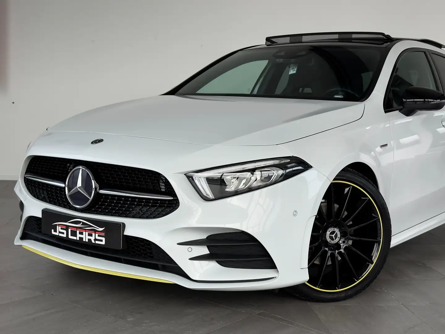 Mercedes-Benz A 180 dA EDITION-PACK AMG-COCKPIT-T.O-CAMERA-JANTES18 Blanc - 2