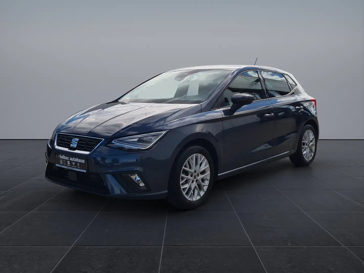SEAT Ibiza 1.0 TSI FR+NAVI+LED+SHZ+PDC+KAMERA+APPCONN+CLIMAT Schwarz - 2