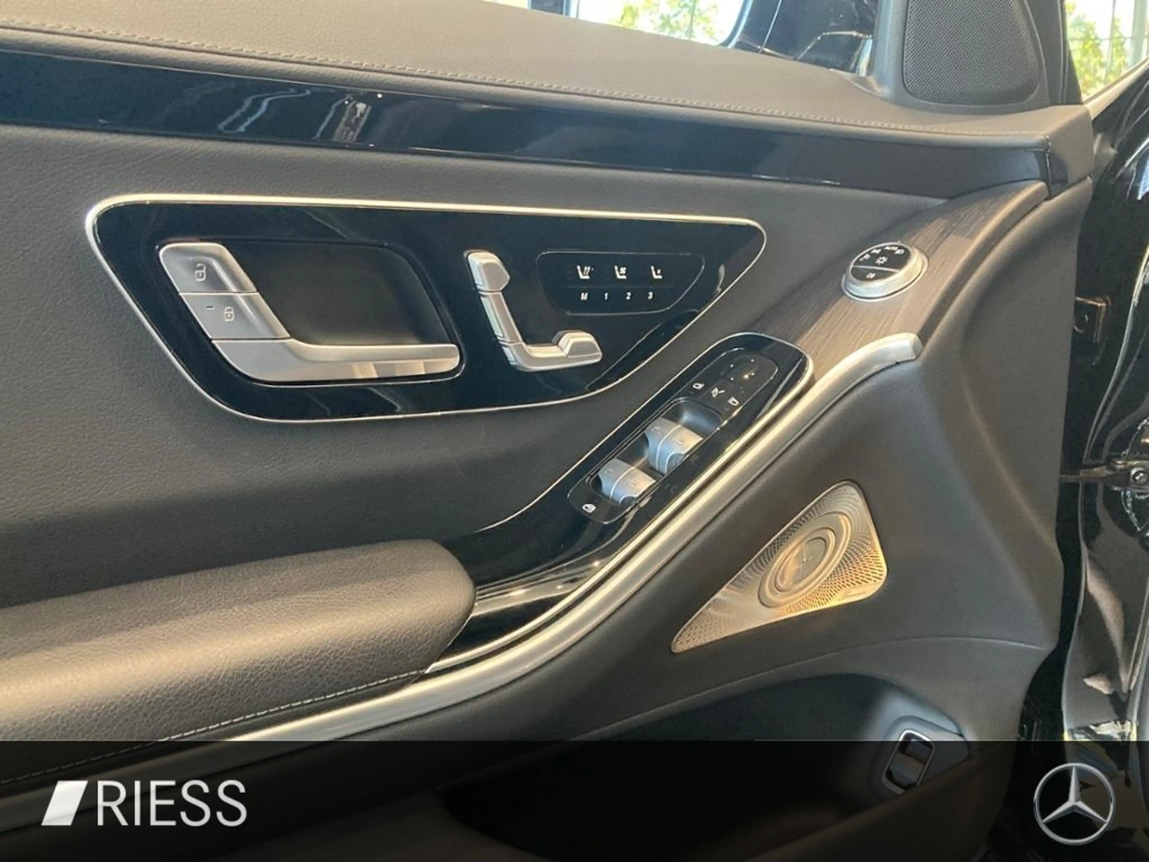 Mercedes-Benz S 400 d 4M L PANO BURM HINTER 360 MEMORY HUD AUG — photo 10
