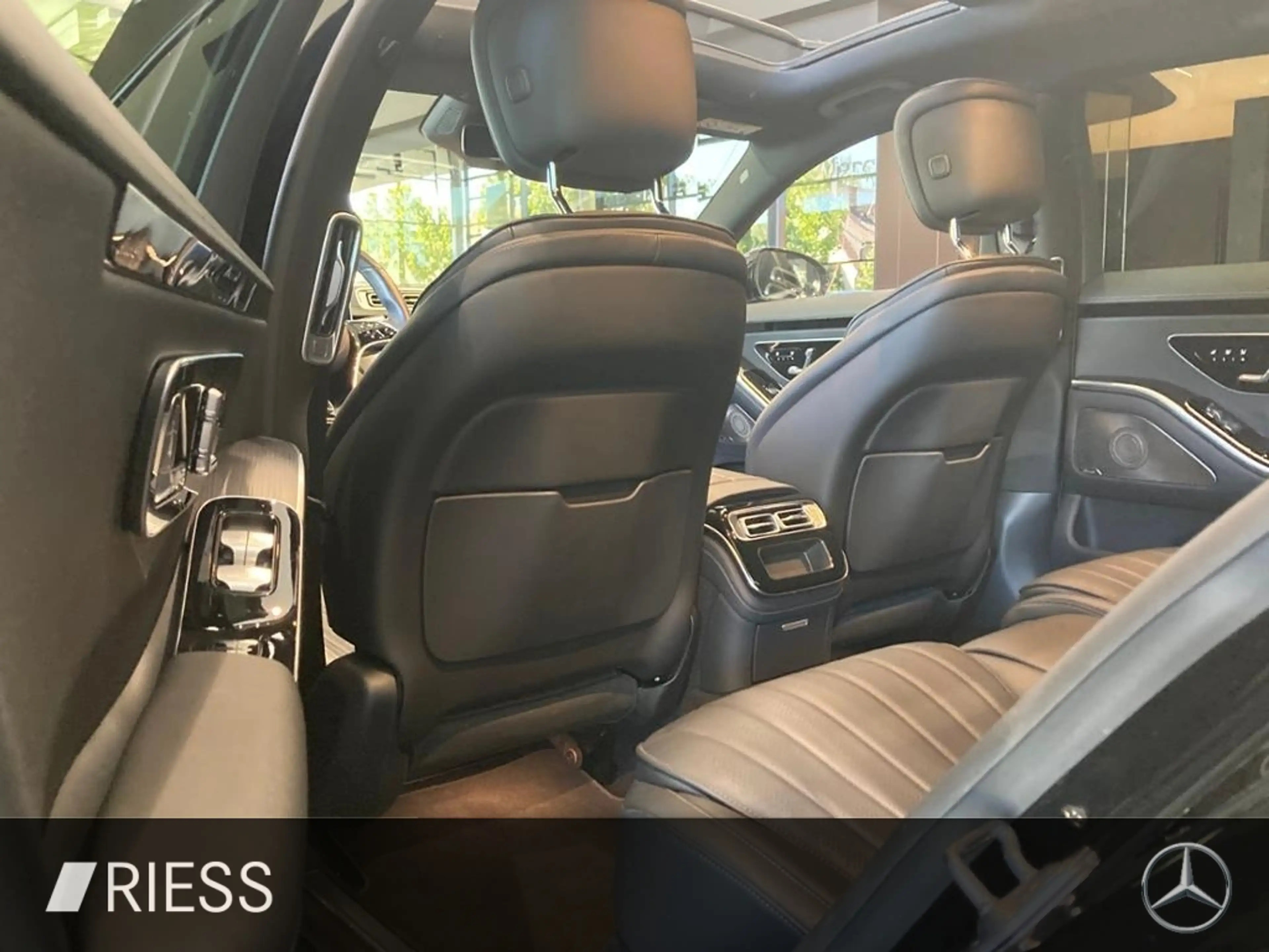 Mercedes-Benz S 400 d 4M L PANO BURM HINTER 360 MEMORY HUD AUG — photo 8
