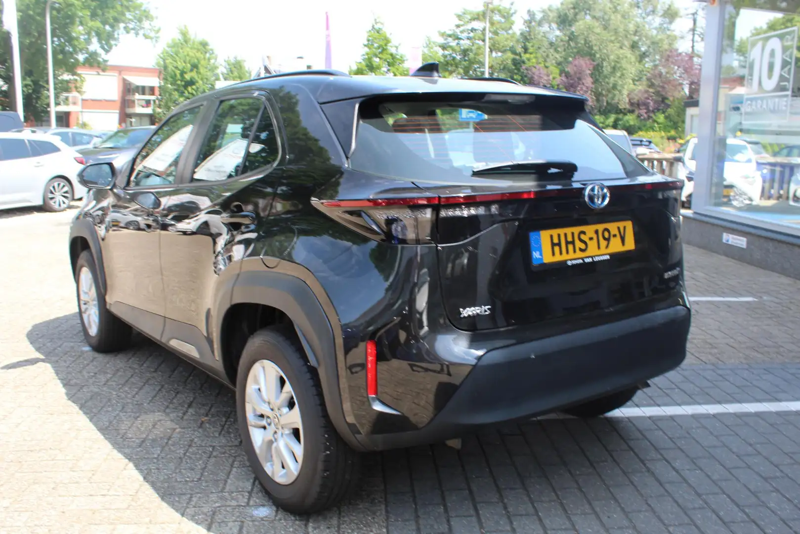 Toyota Yaris Cross 1.5 HYBRID STOEL-STUUR & RUITENWISSER VERW. HEAD-U Zwart - 2