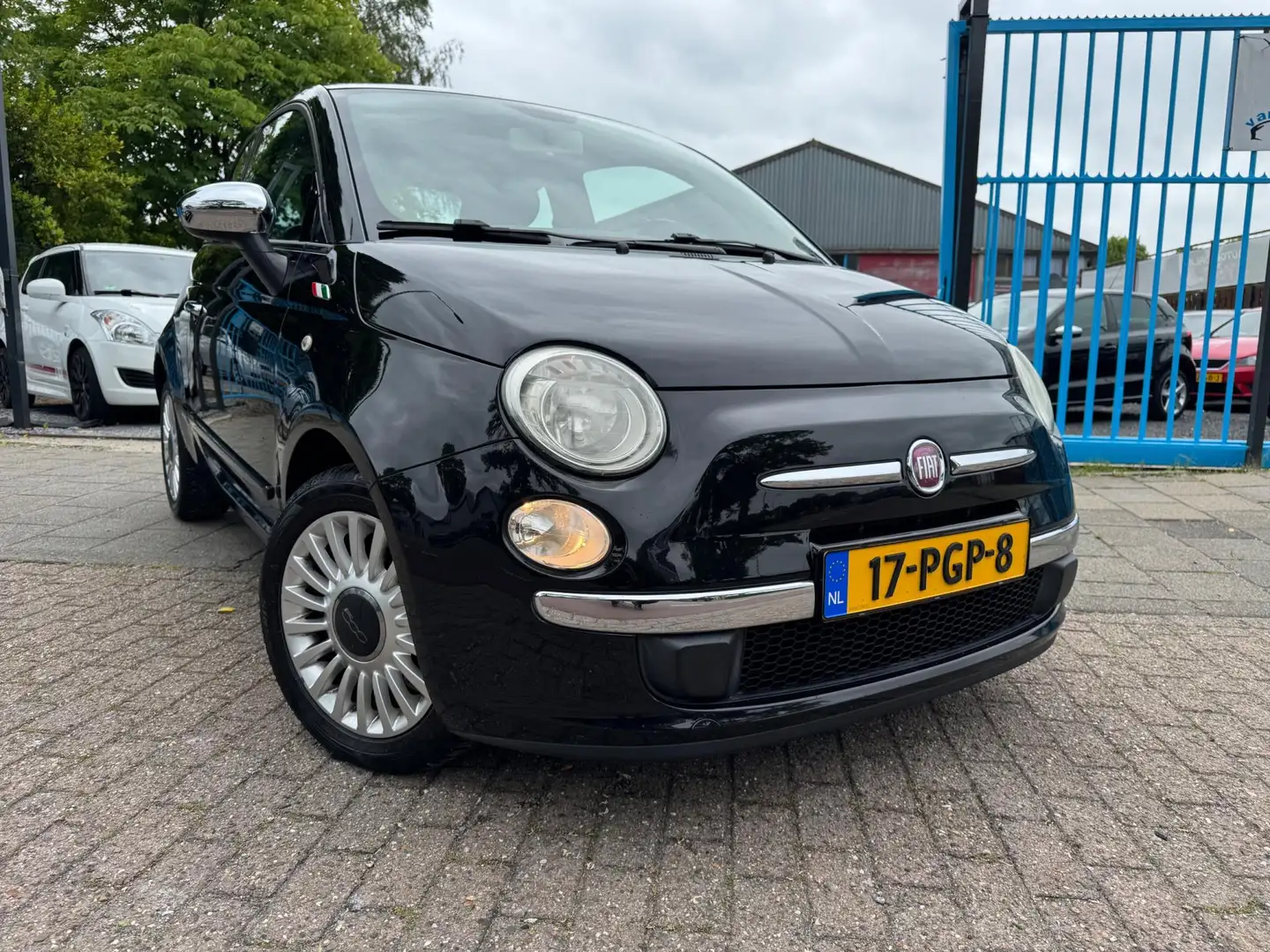 Fiat 500 1.2 Lounge A-C Elek Pakket Lmv CarPlay Panorama Zwart - 2