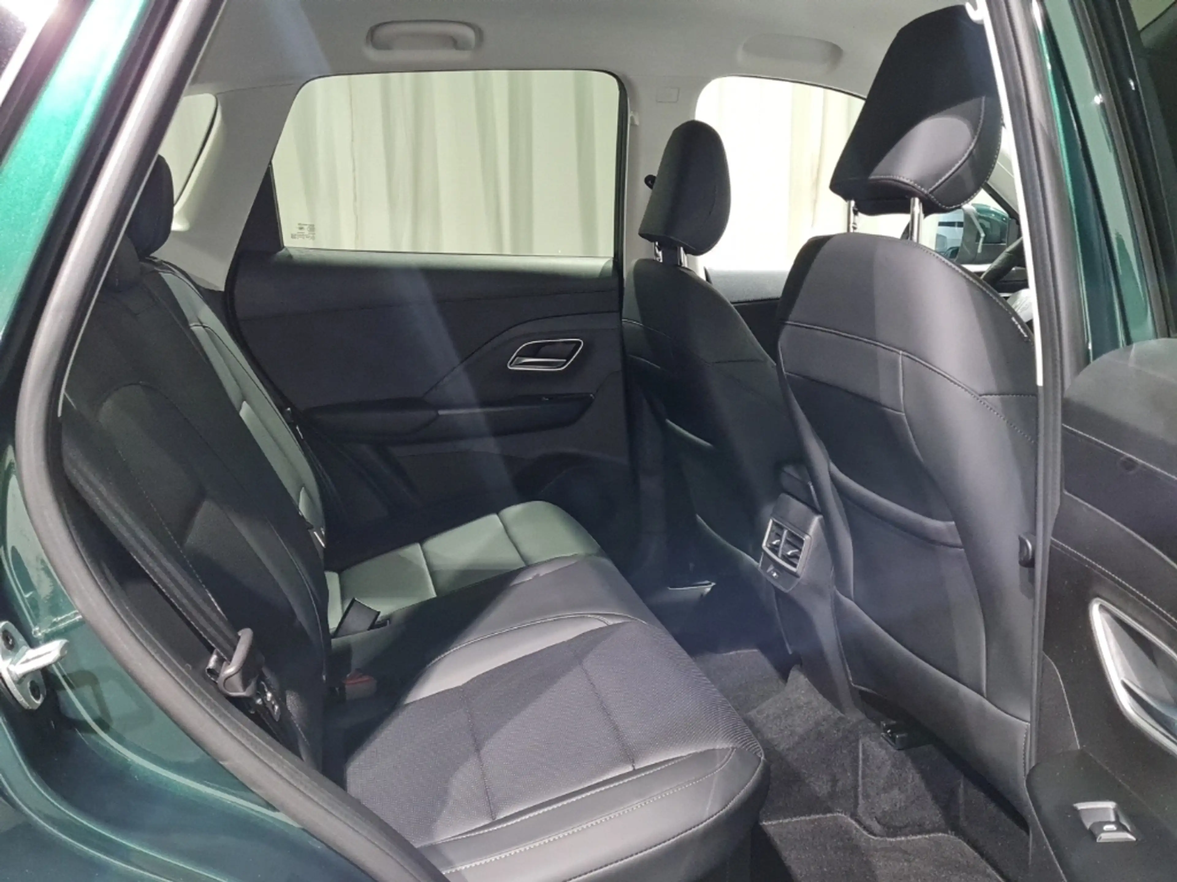 MG ZS 1.5 Hybrid+ 145 kW Luxury*LEDER*CAR PLAY* — photo 8