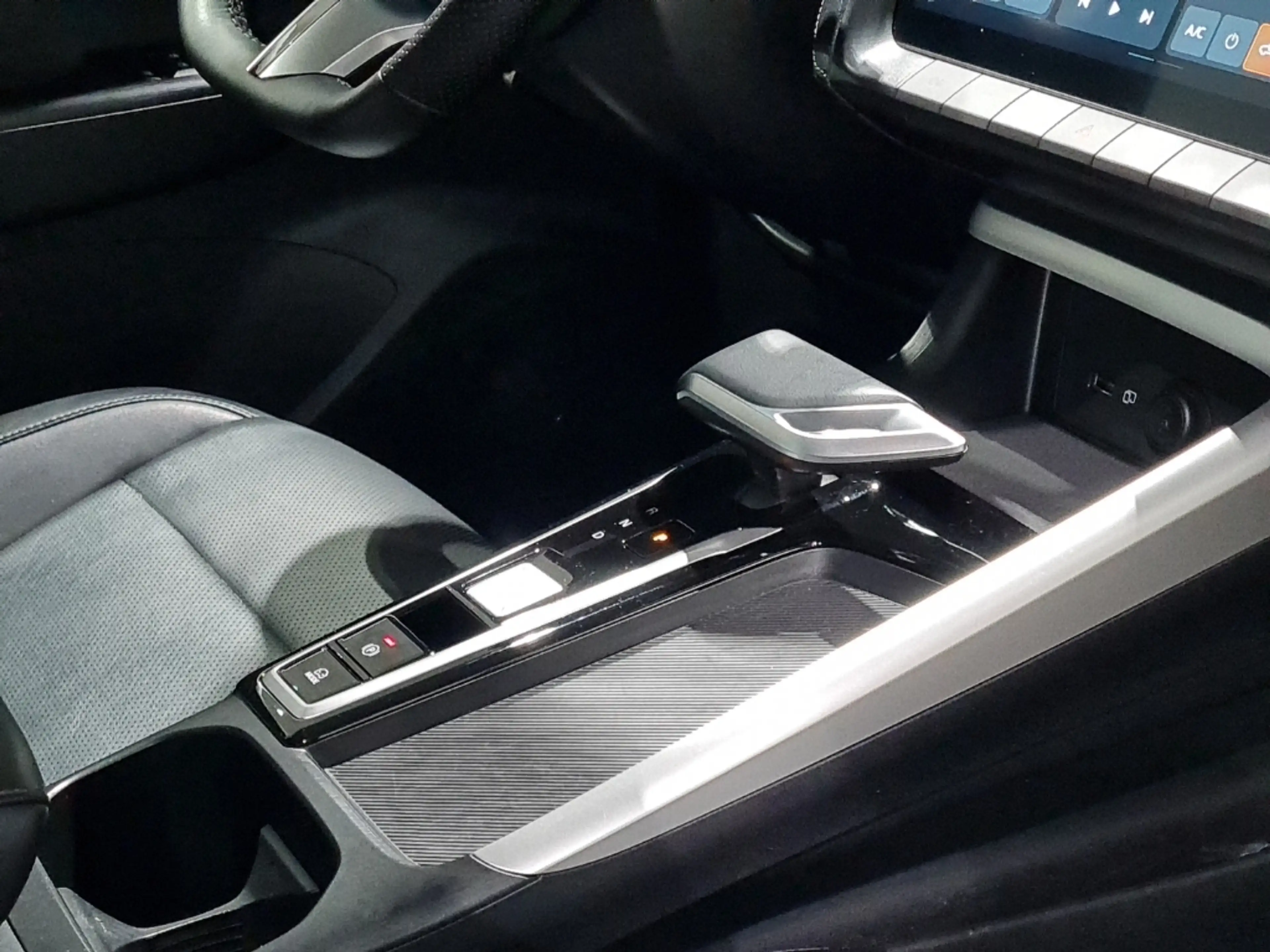 MG ZS 1.5 Hybrid+ 145 kW Luxury*LEDER*CAR PLAY* — photo 7