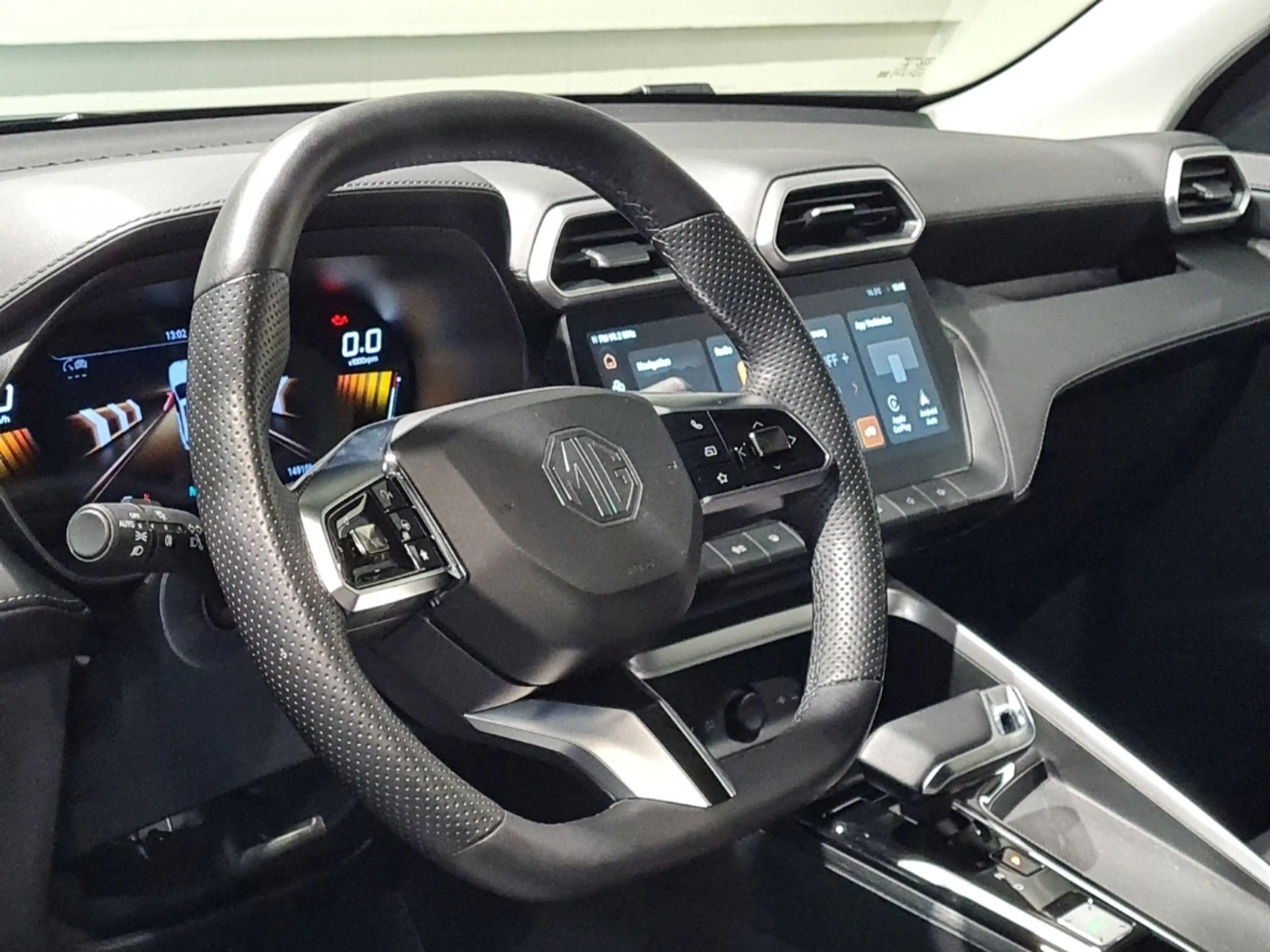 MG ZS 1.5 Hybrid+ 145 kW Luxury*LEDER*CAR PLAY* — photo 11
