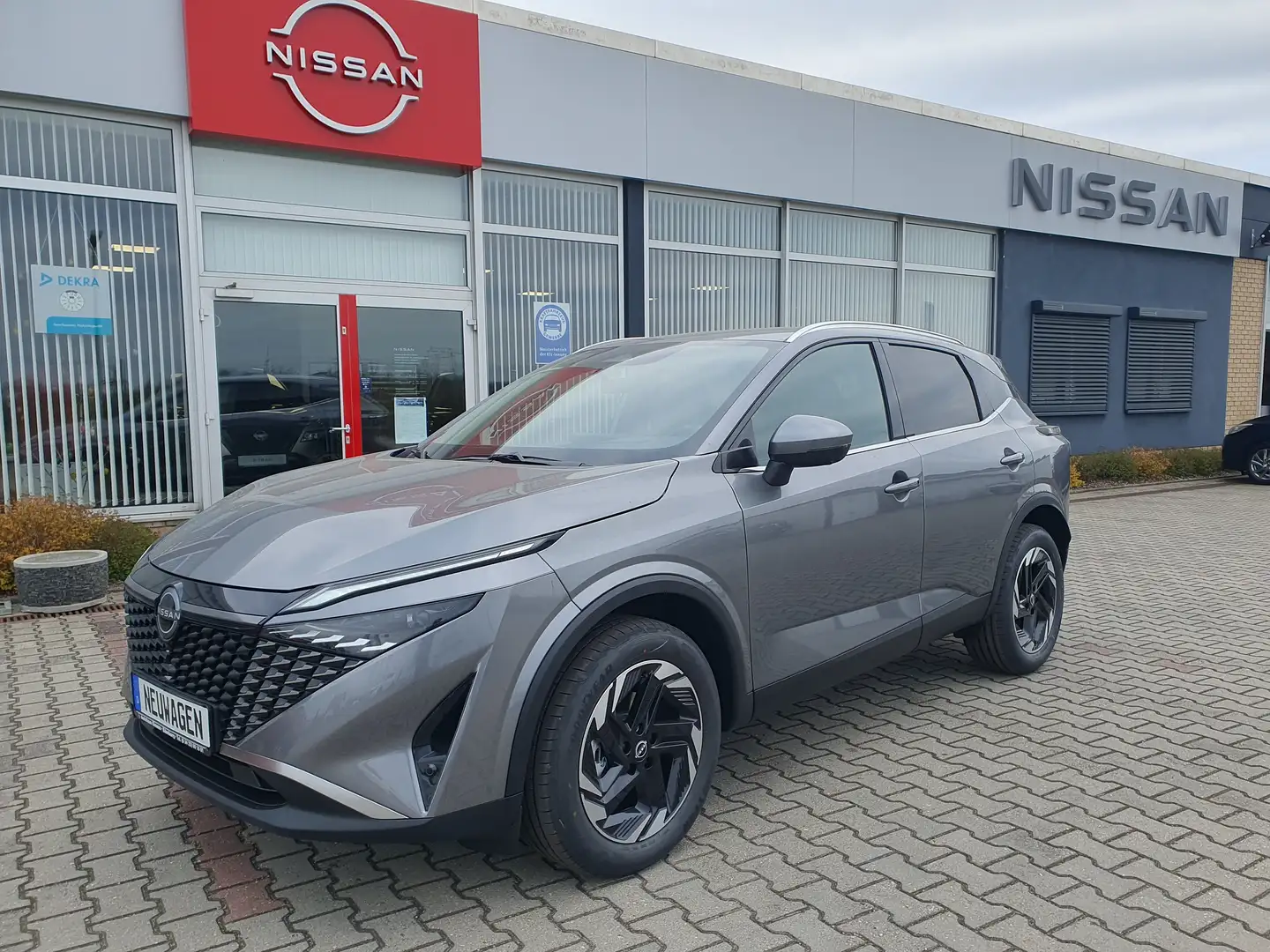 Nissan Qashqai 1.3 DIG-T MHEV N-Connecta, Winter/Komfort Paket Grau - 1