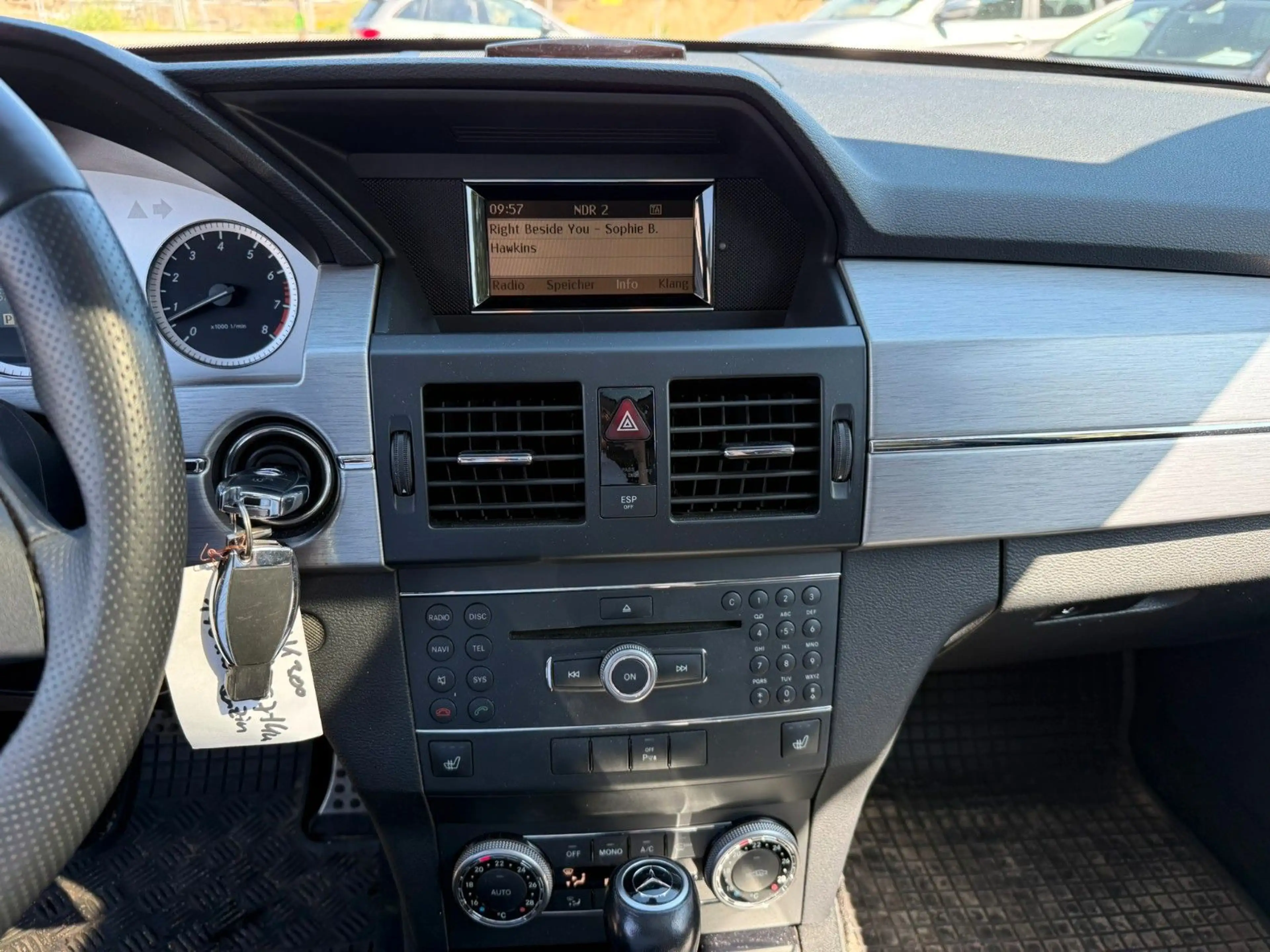 Mercedes-Benz GLK 300 4Matic — photo 8