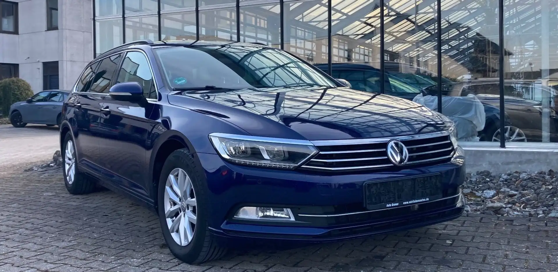 Volkswagen Passat Variant Comfortline 2.0 TDI Navi AHK Blau - 2