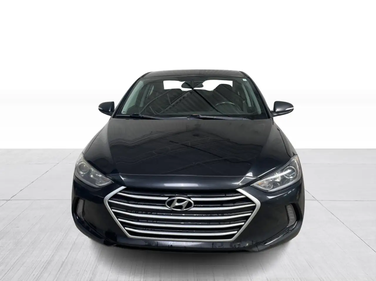 Hyundai ELANTRA photo Hyundai ELANTRA